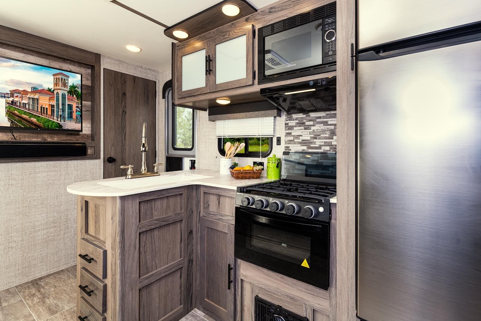 Photo 7 - 2023 Gulf Stream Travel Trailer rental photo 17