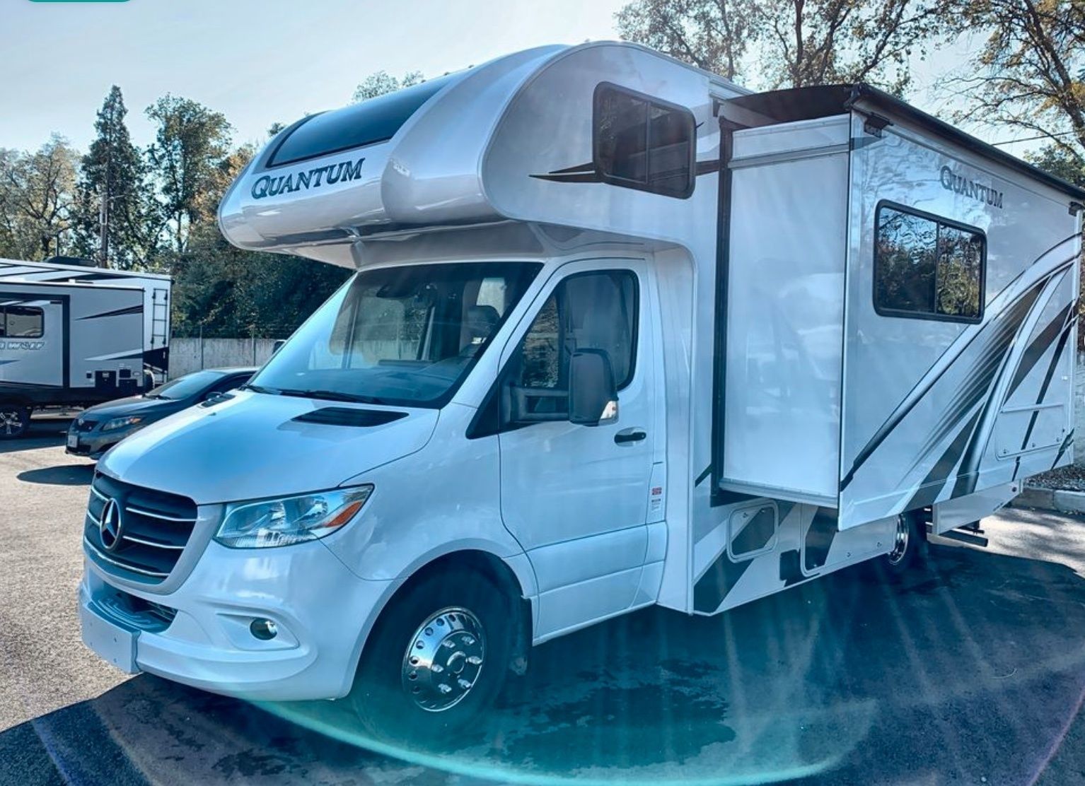 Photo 0 - 2023 Thor Motor Coach Class C Motorhome rental photo 2