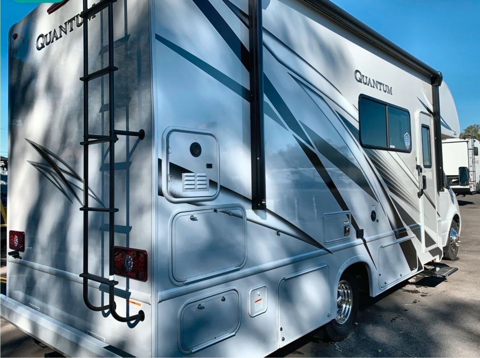 Photo 1 - 2023 Thor Motor Coach Class C Motorhome rental photo 3