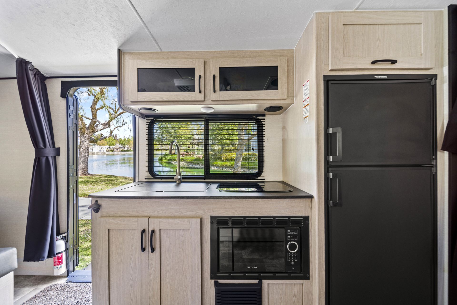 Photo 11 - 2022 Coachmen Travel Trailer rental photo 25