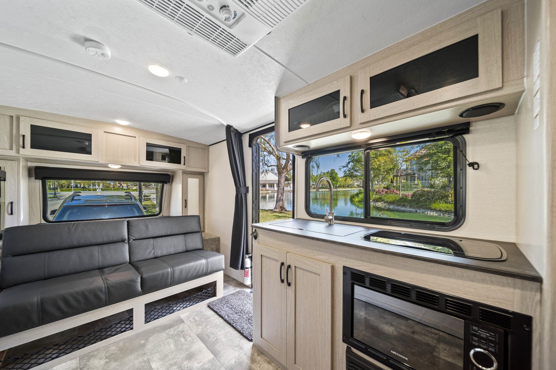 Photo 15 - 2022 Coachmen Travel Trailer rental photo 31