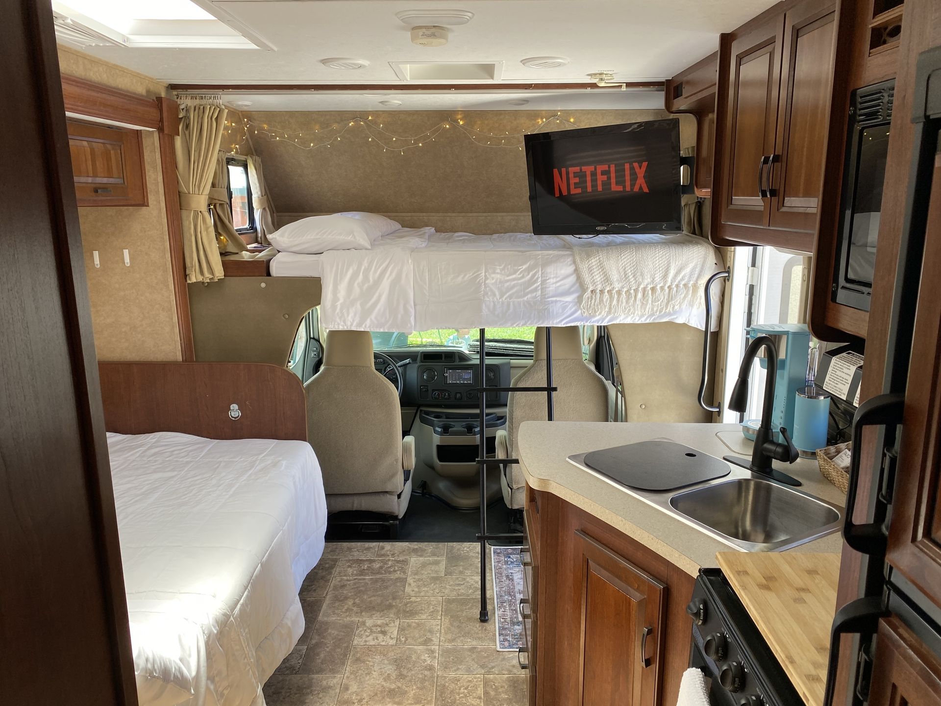 Photo 2 - 2015 Forest River Class C Motorhome rental photo 4