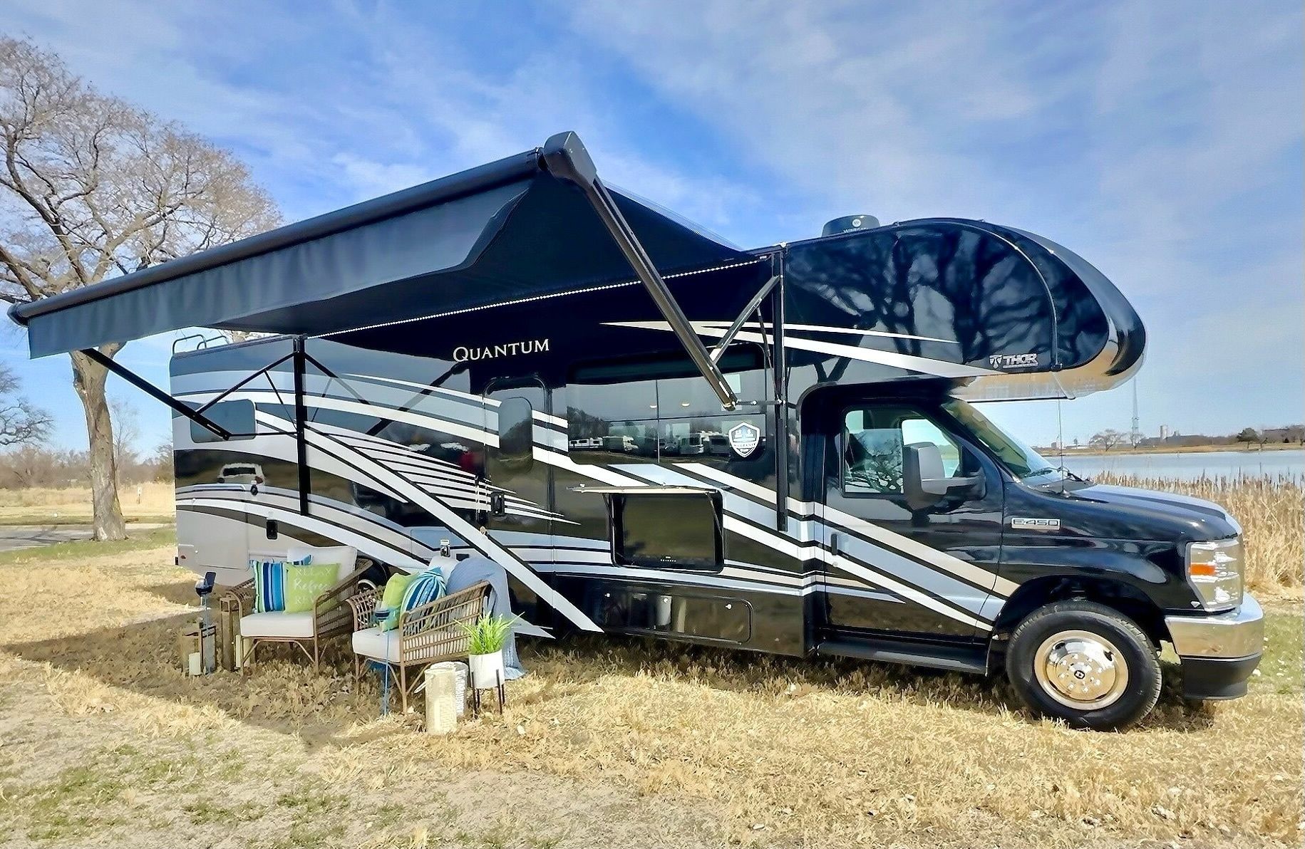 Photo 3 - 2023 Thor Motor Coach Class C Motorhome rental photo 4