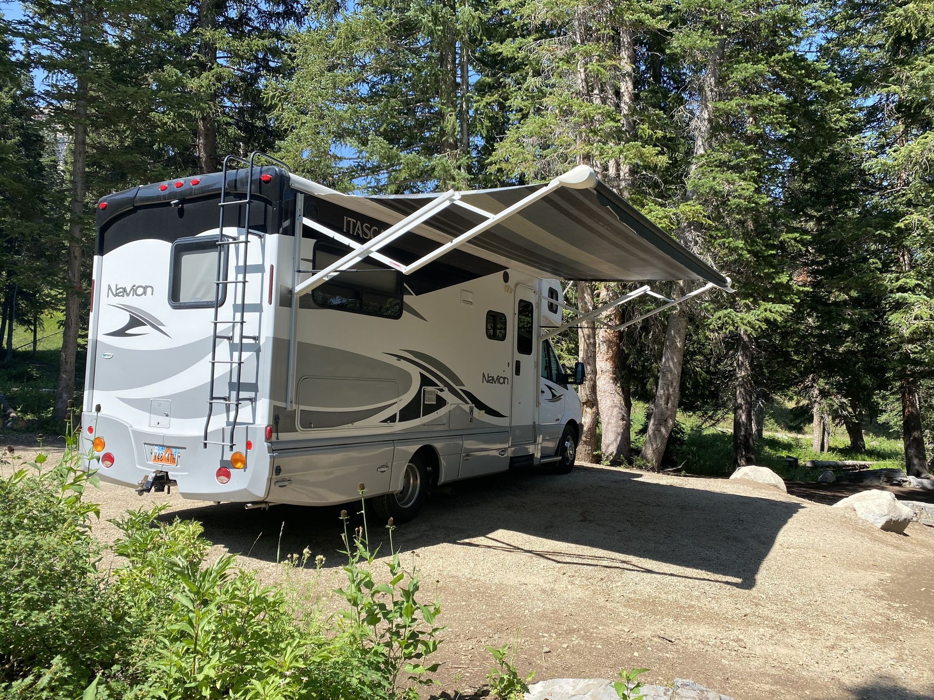 Photo 2 - 2011 Itasca Class C Motorhome rental photo 16