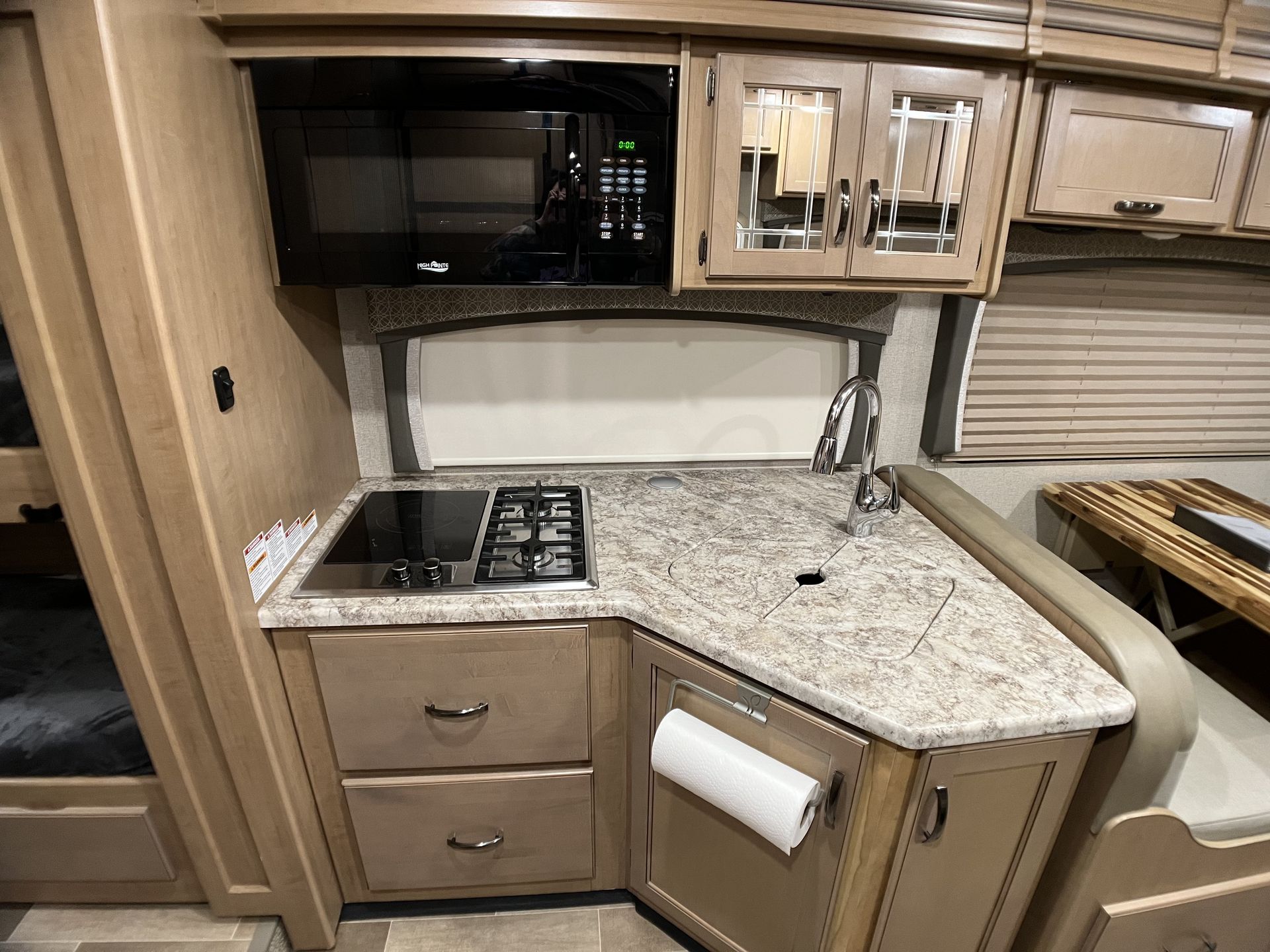 Photo 8 - 2020 Thor Class C Motorhome rental photo 10