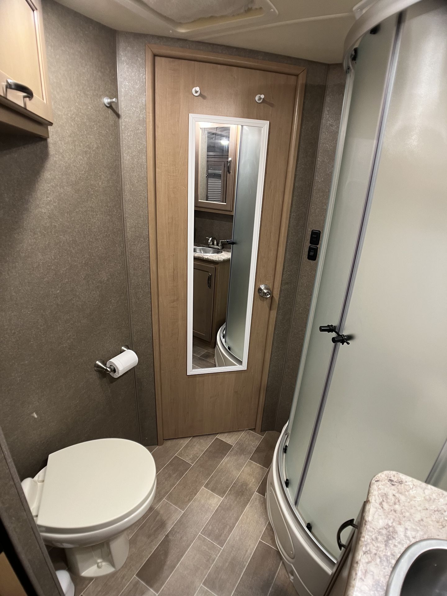 Photo 19 - 2020 Thor Class C Motorhome rental photo 21