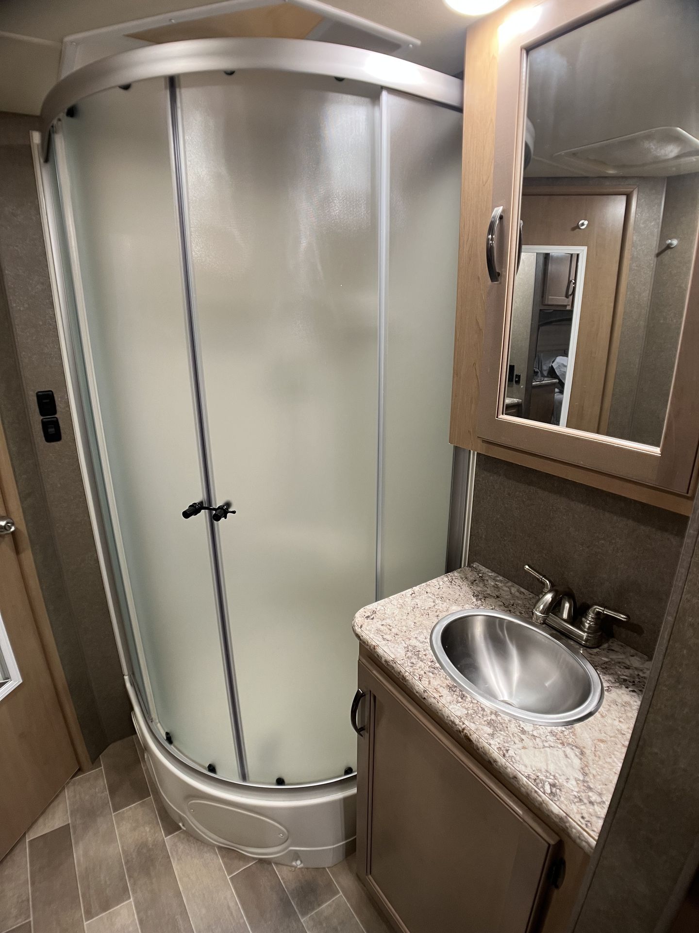 Photo 20 - 2020 Thor Class C Motorhome rental photo 22