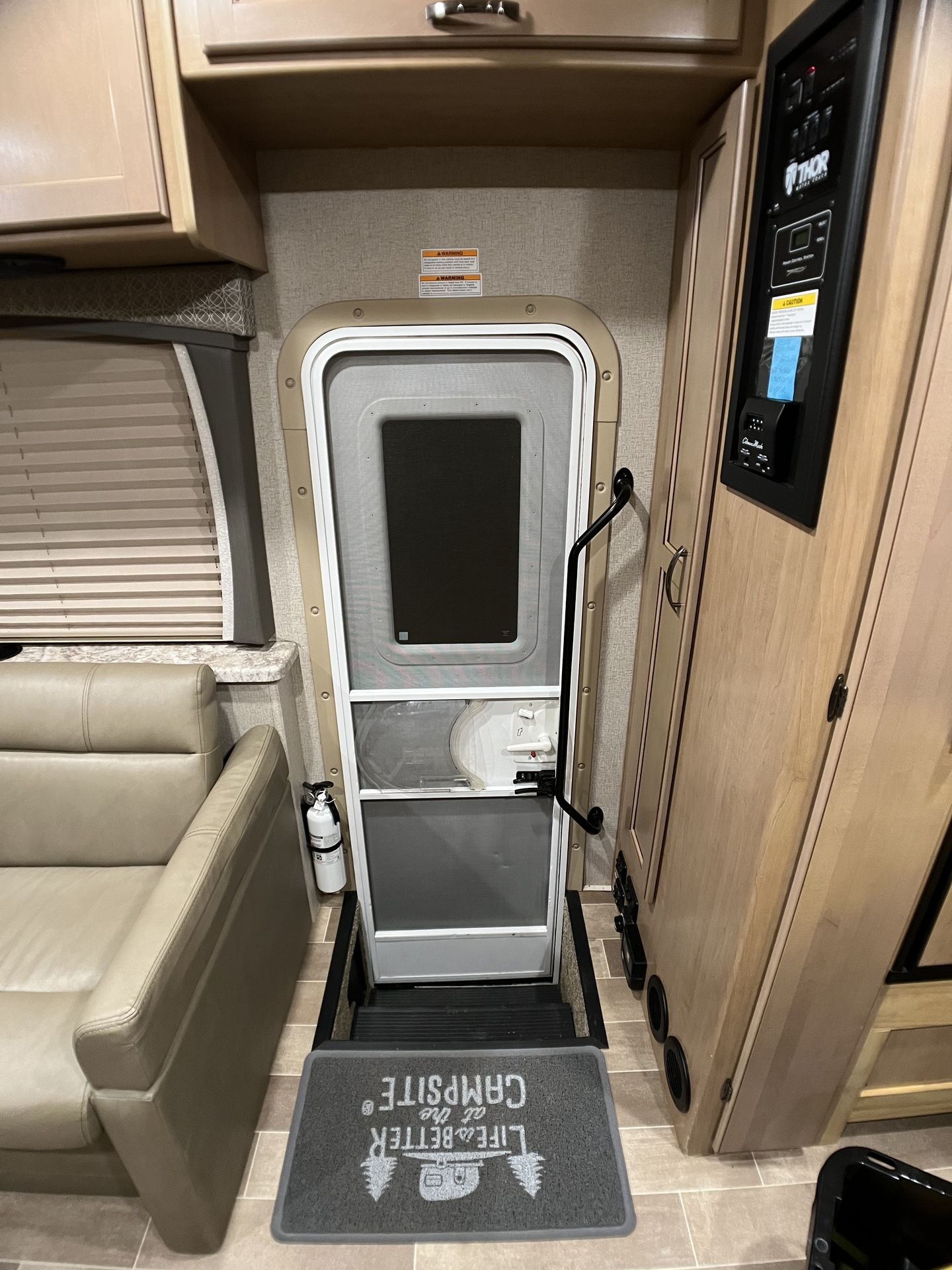 Photo 21 - 2020 Thor Class C Motorhome rental photo 23