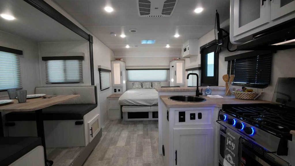 Photo 10 - 2023 Forest River Travel Trailer rental photo 12