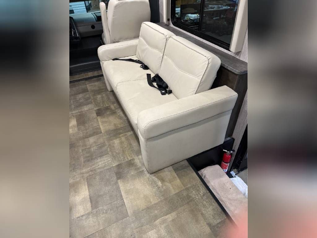 Photo 3 - 2022 Coachmen Class A Motorhome rental photo 5
