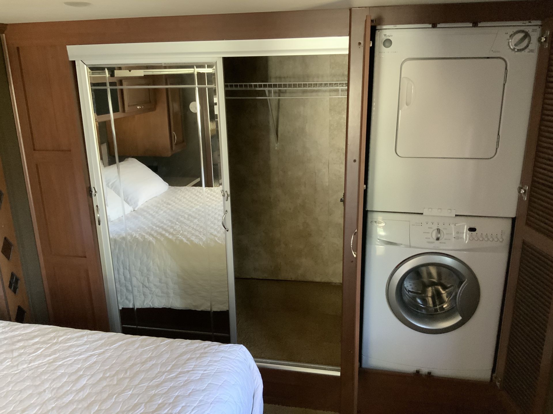 Photo 8 - 2013 Fleetwood Class A Motorhome rental photo 10