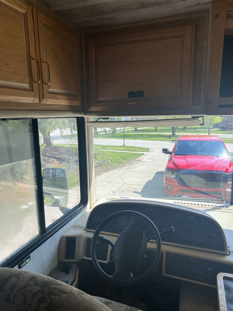 Photo 3 - 2000 Bounder Class A Motorhome rental photo 14