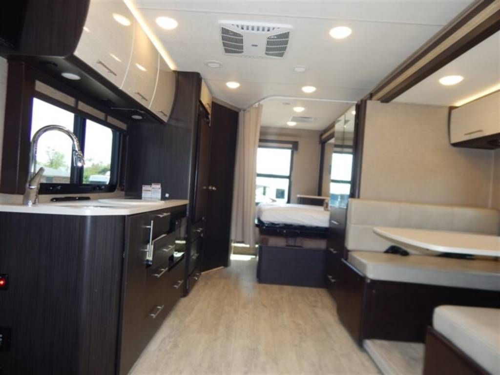 Photo 9 - 2017 Thor Motor Coach Class C Motorhome rental photo 11