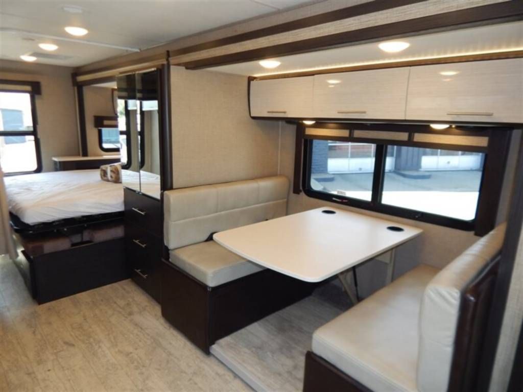 Photo 16 - 2017 Thor Motor Coach Class C Motorhome rental photo 18