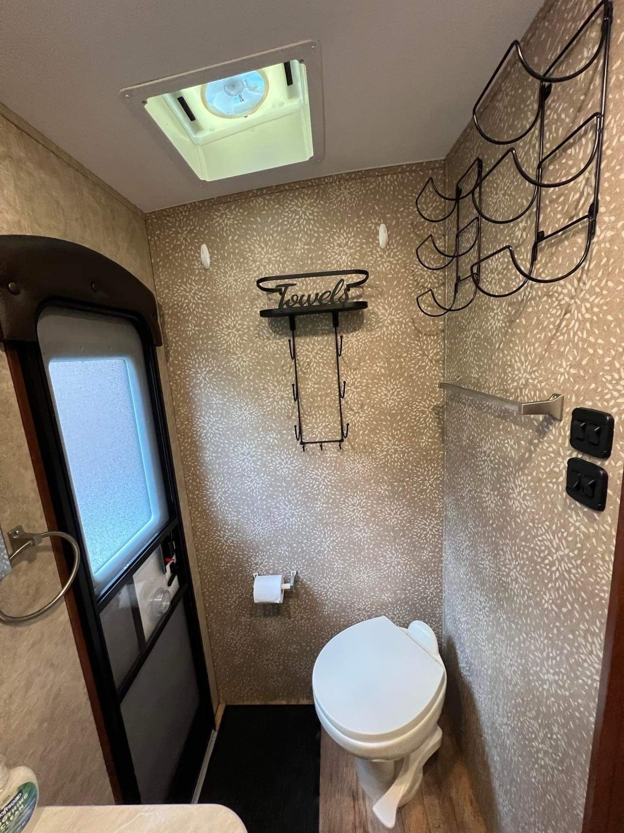 Photo 15 - 2016 Jayco Travel Trailer rental photo 17