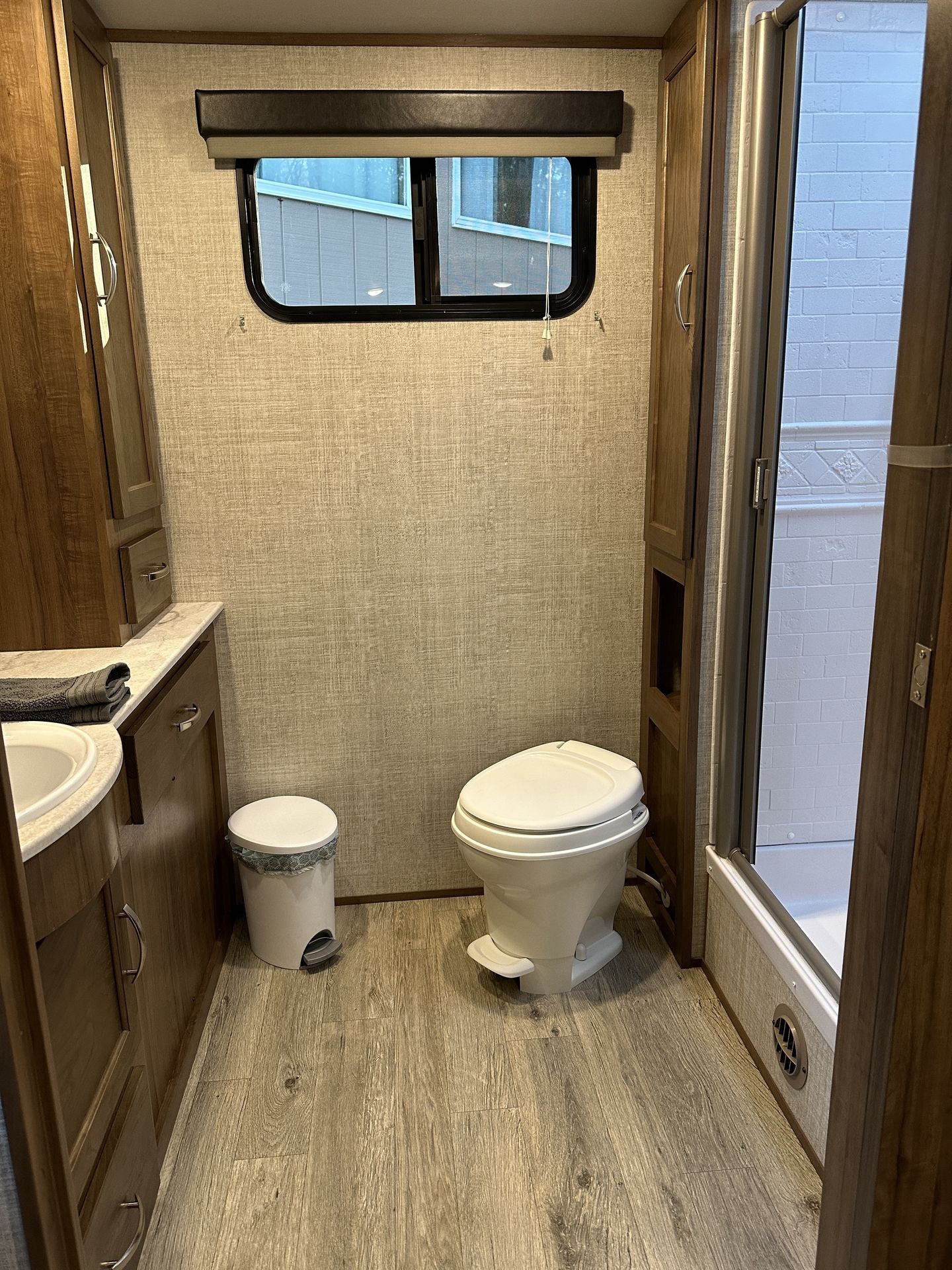 Photo 15 - 2020 Gulfstream Travel Trailer rental photo 17