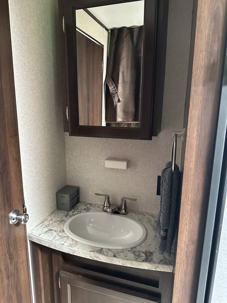 Photo 9 - 2018 Jayco Travel Trailer rental photo 11