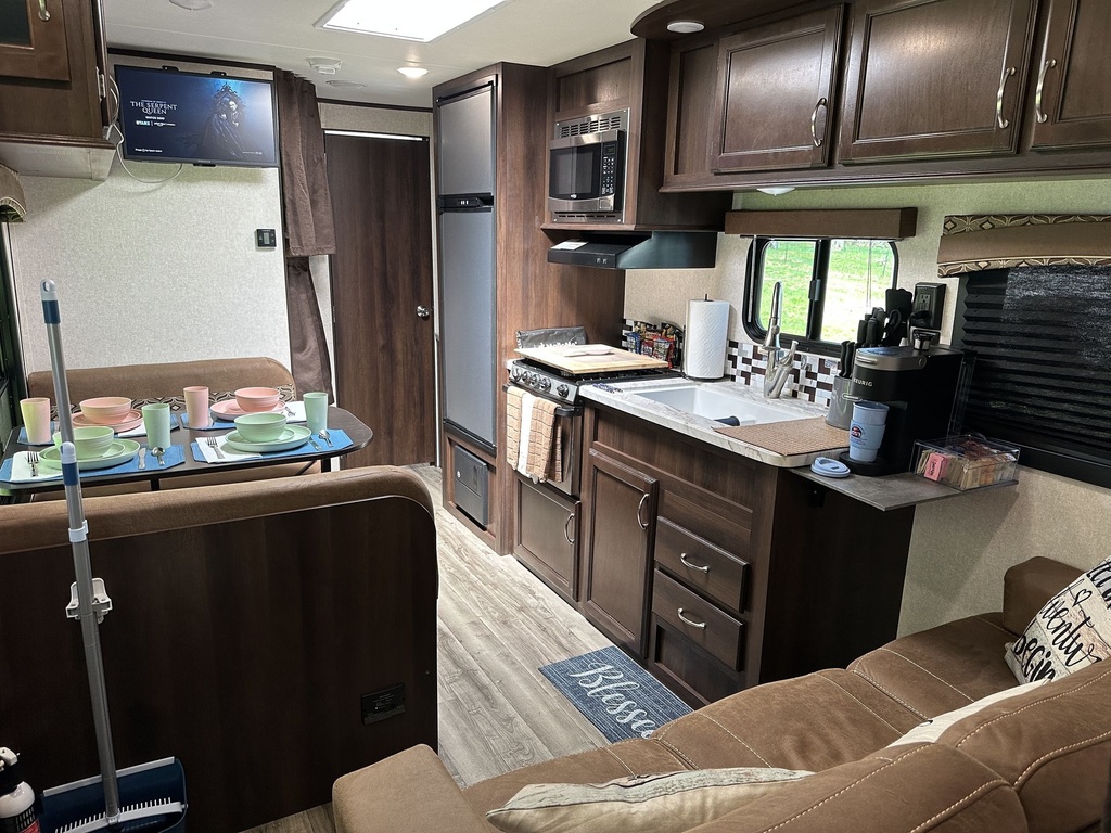 Photo 18 - 2018 Jayco Travel Trailer rental photo 20