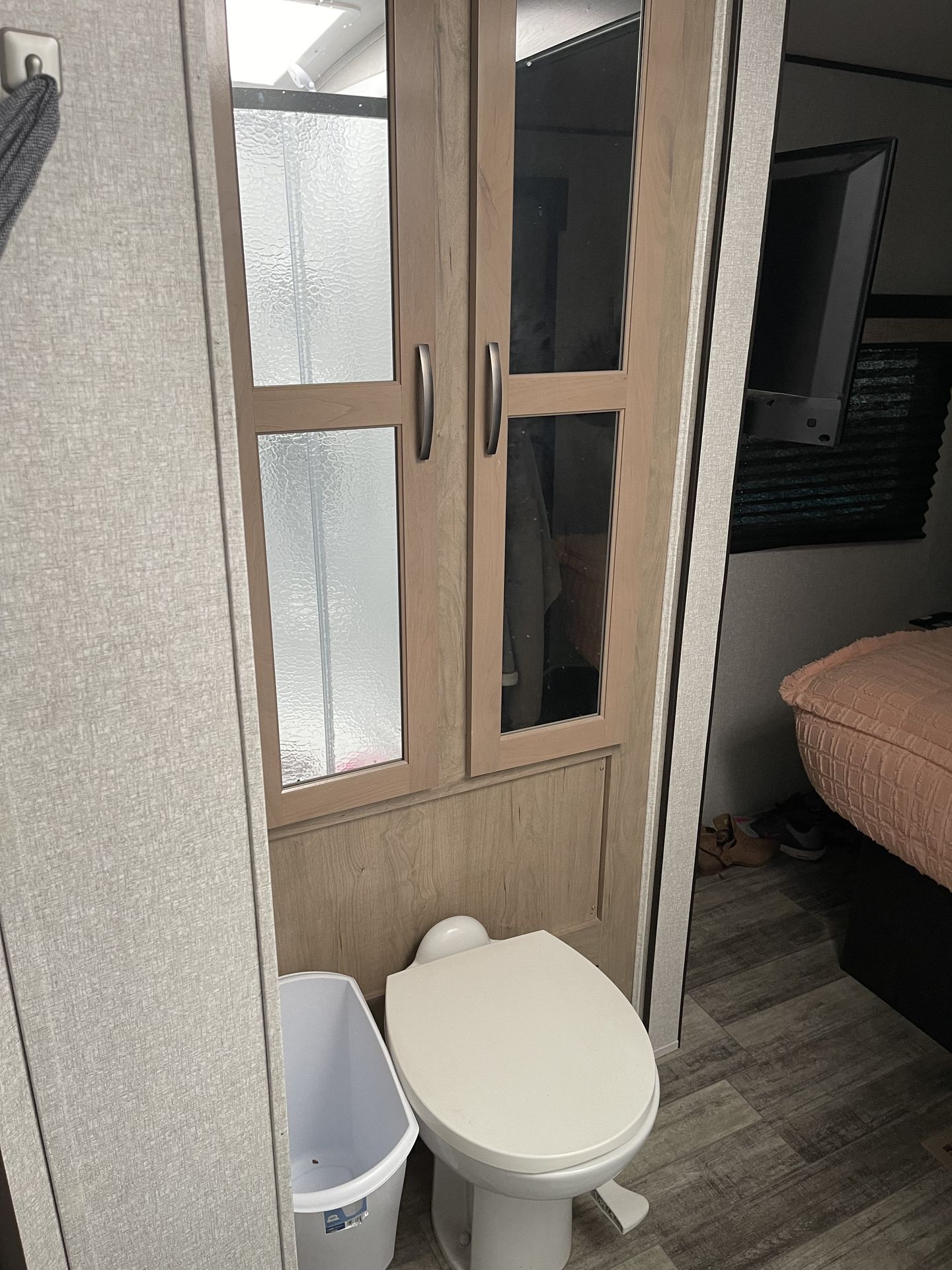 Photo 2 - 2020 Surveyor Travel Trailer rental photo 16
