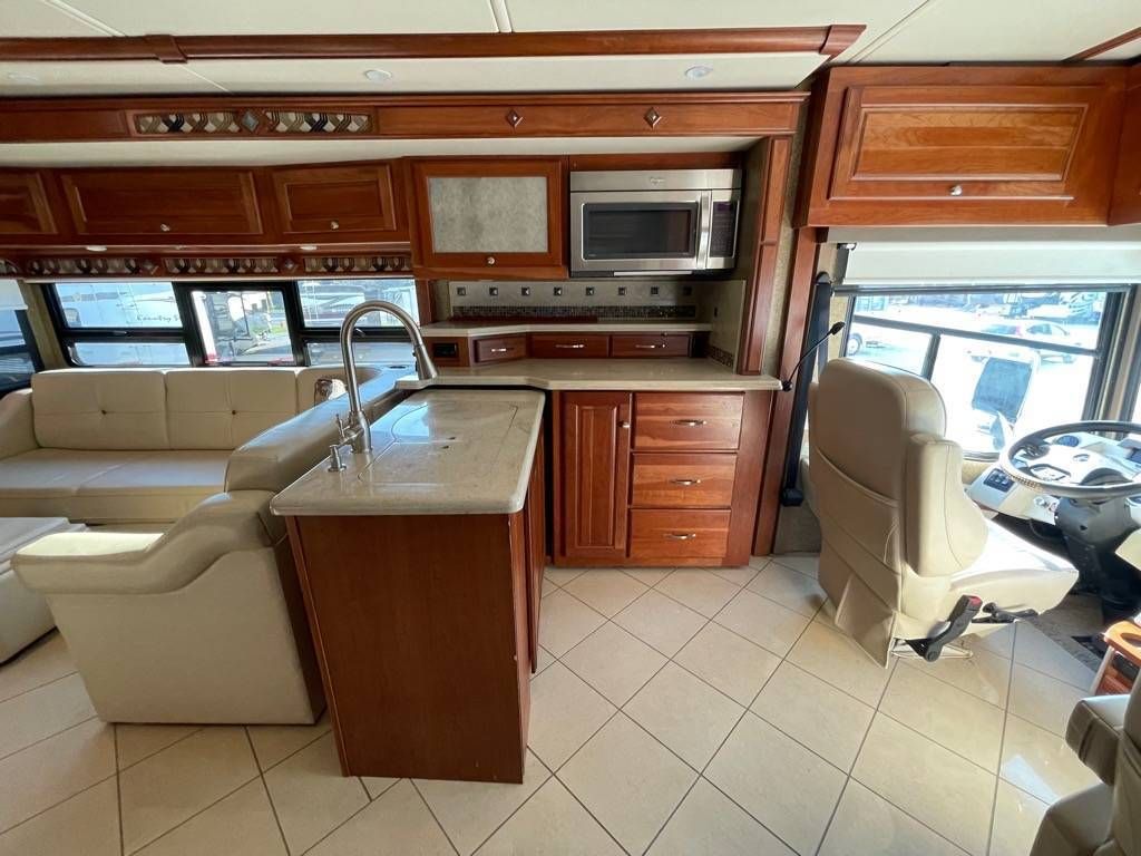 Photo 10 - 2015 Itasca Class A Motorhome rental photo 12