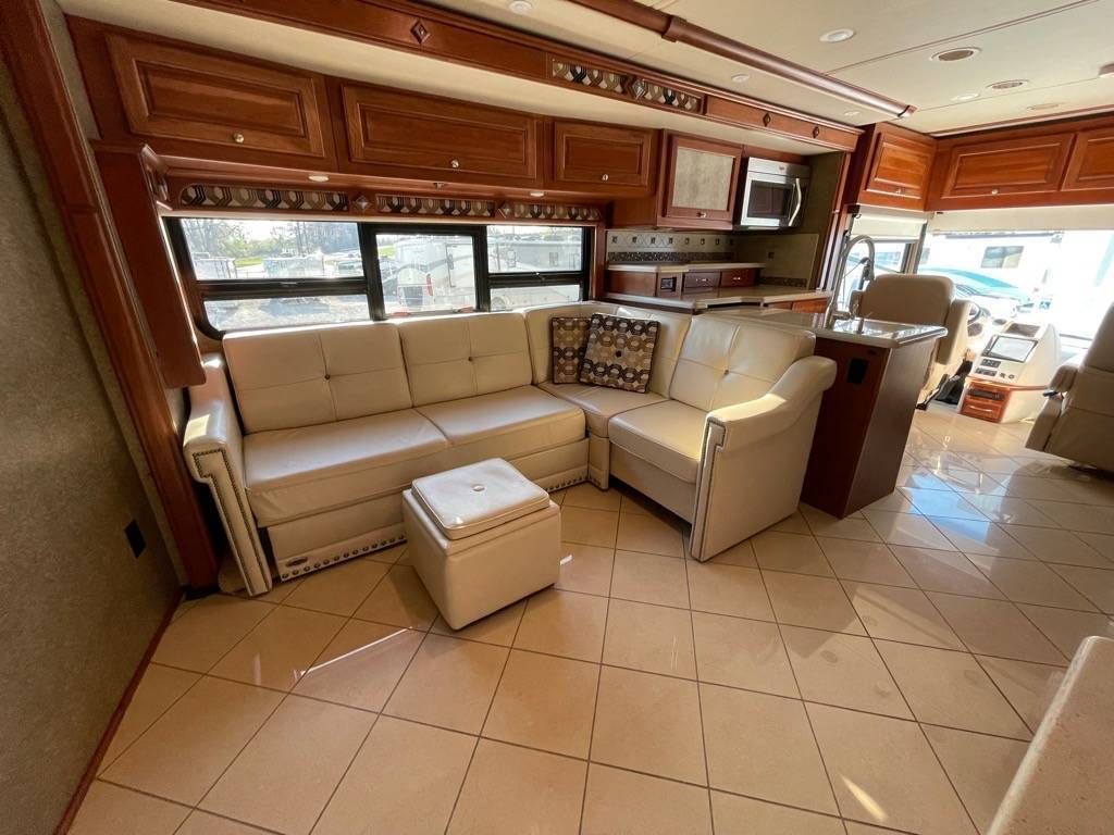 Photo 12 - 2015 Itasca Class A Motorhome rental photo 14