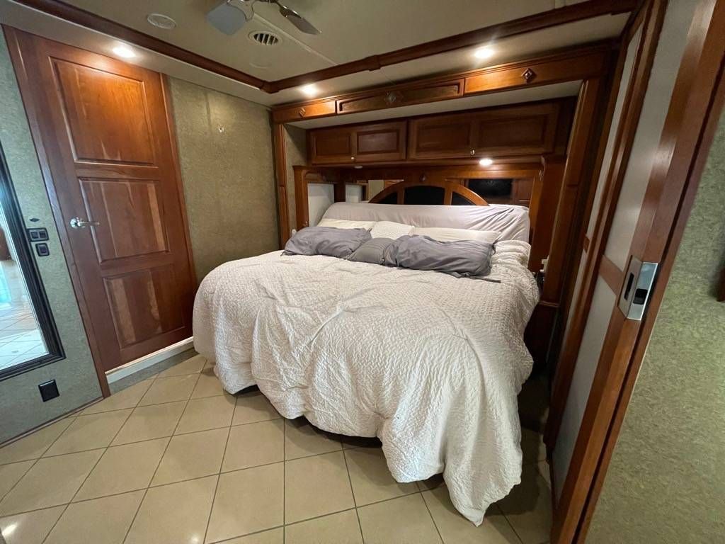 Photo 15 - 2015 Itasca Class A Motorhome rental photo 17