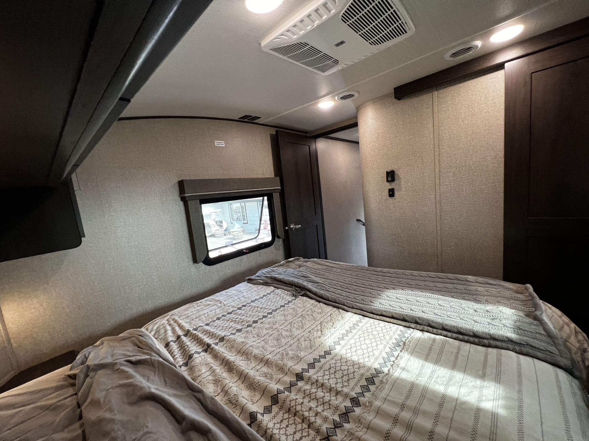 Photo 1 - 2021 Grand Design Fifth Wheel rental photo 14