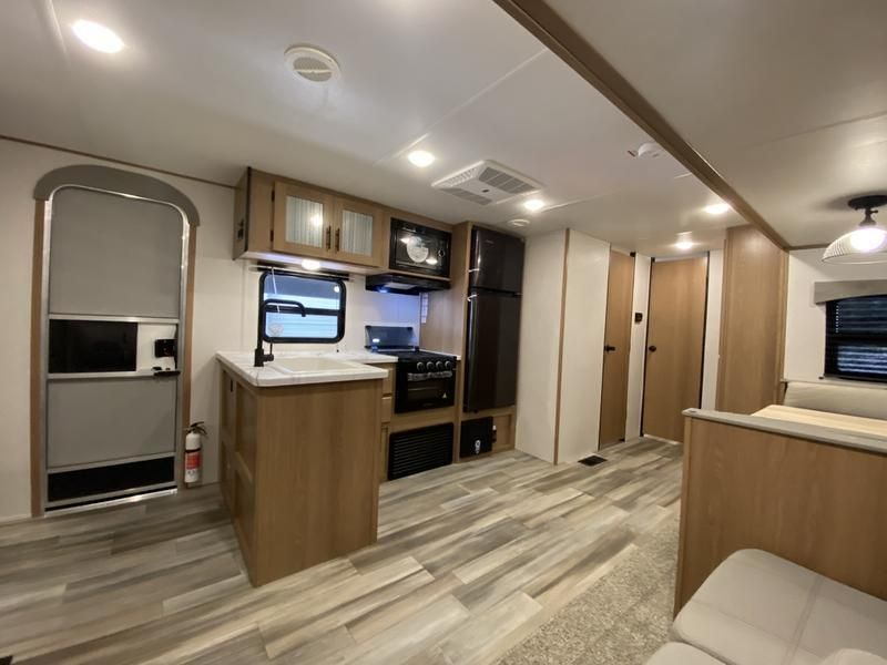 Photo 3 - 2022 Prime Time Travel Trailer rental photo 5