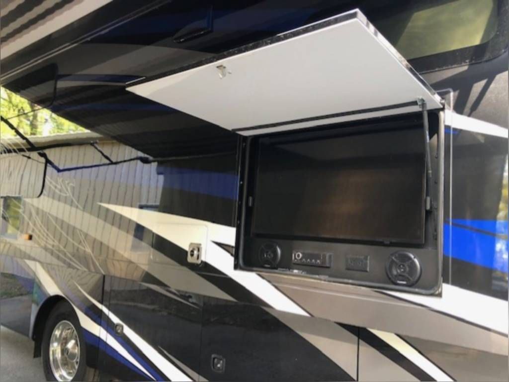 Photo 1 - 2020 Jayco Class C Motorhome rental photo 3