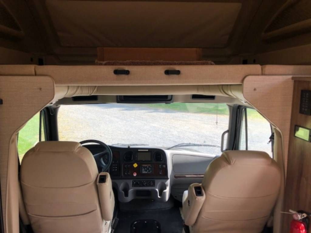 Photo 14 - 2020 Jayco Class C Motorhome rental photo 16