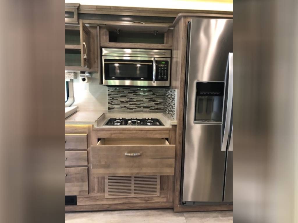 Photo 17 - 2020 Jayco Class C Motorhome rental photo 19
