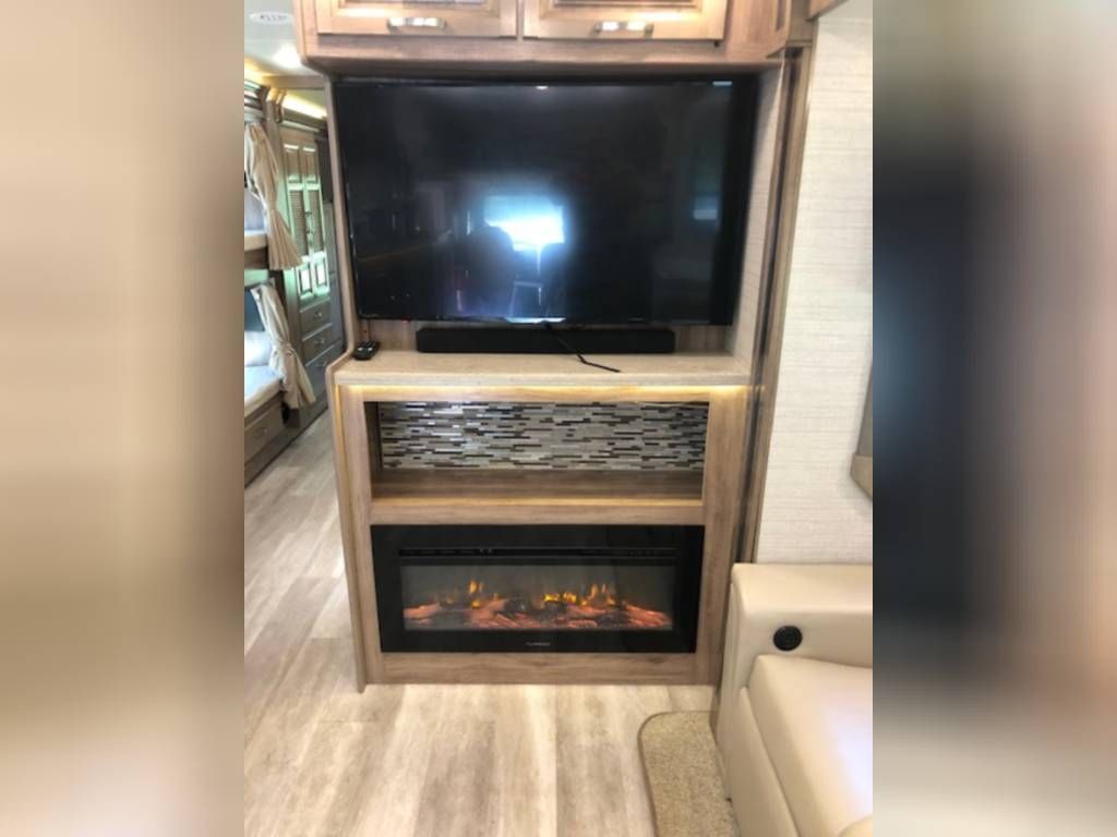 Photo 19 - 2020 Jayco Class C Motorhome rental photo 21
