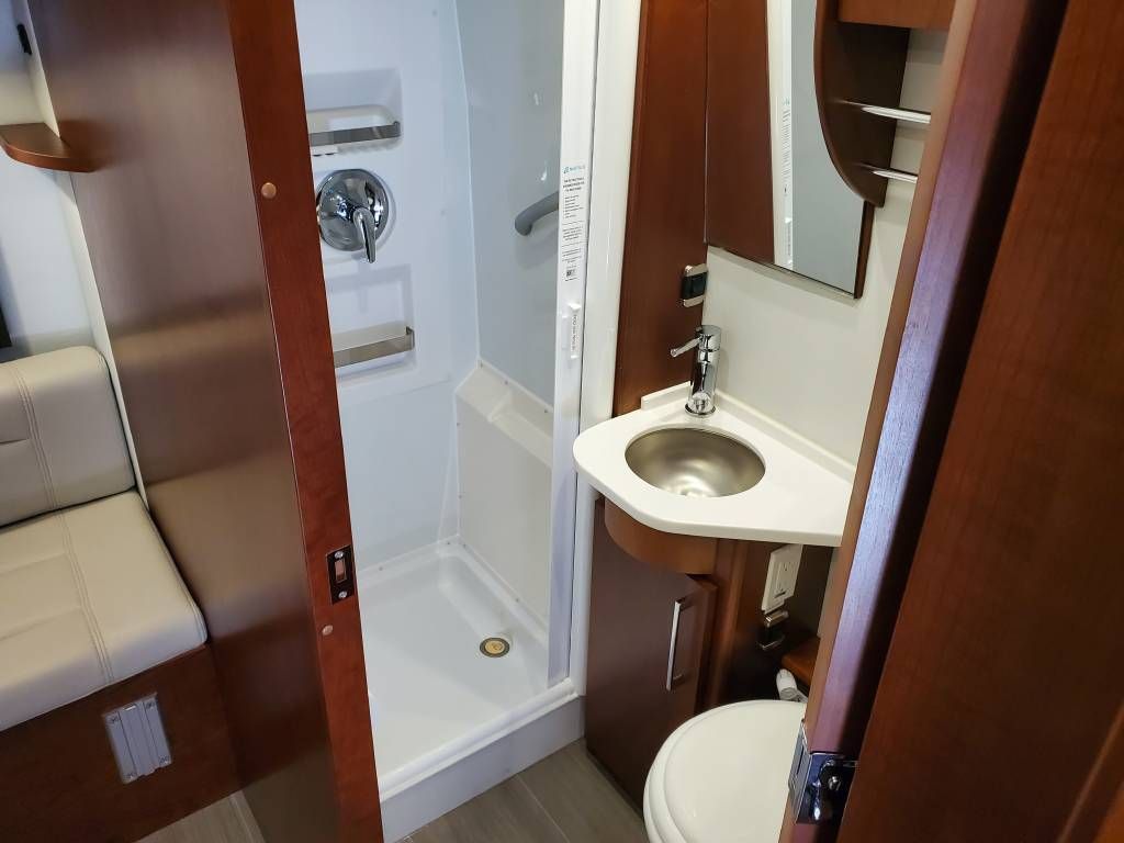 Photo 4 - 2019 Leisure Travel Class C Motorhome rental photo 6