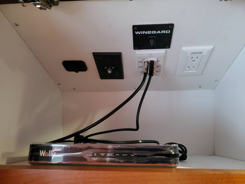 Photo 7 - 2019 Leisure Travel Class C Motorhome rental photo 9