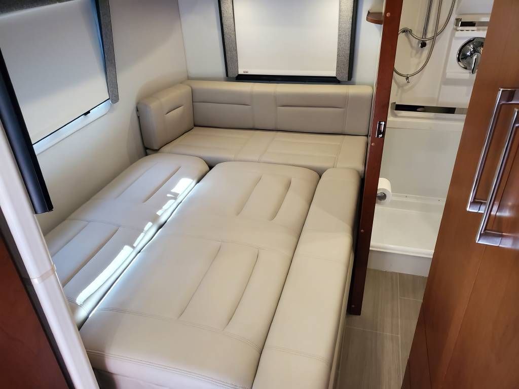 Photo 12 - 2019 Leisure Travel Class C Motorhome rental photo 14