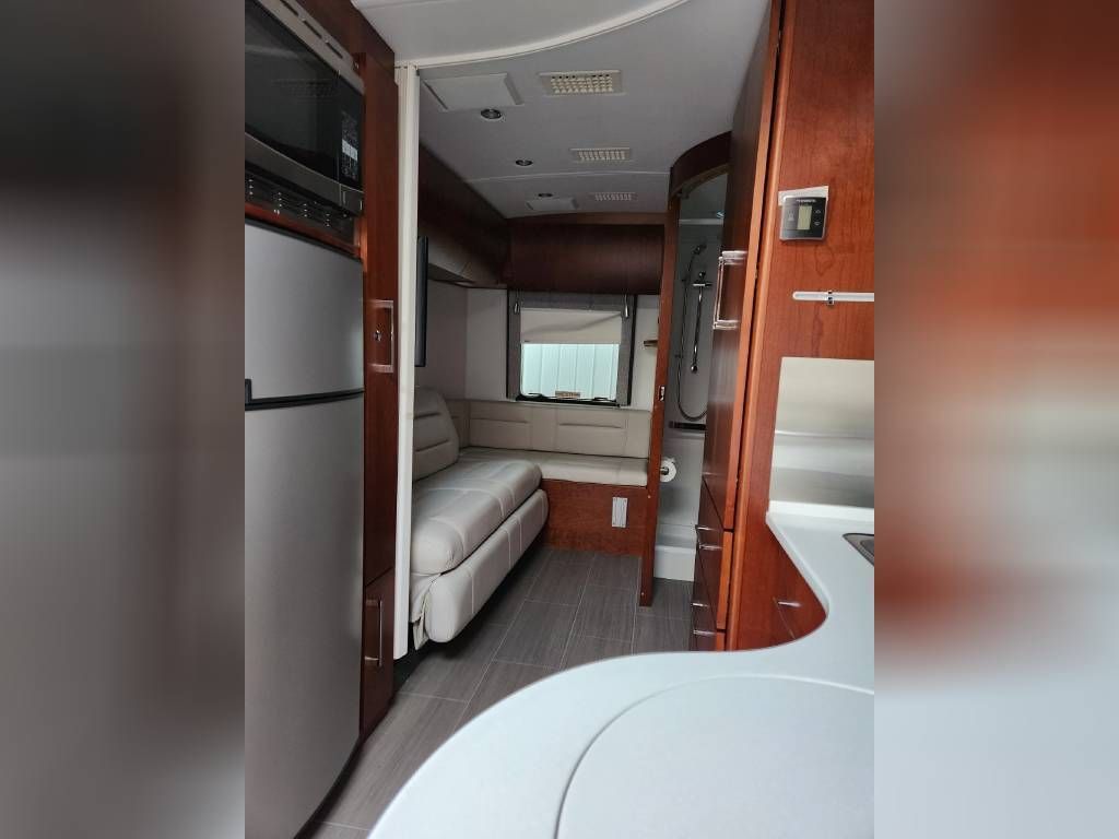 Photo 17 - 2019 Leisure Travel Class C Motorhome rental photo 19