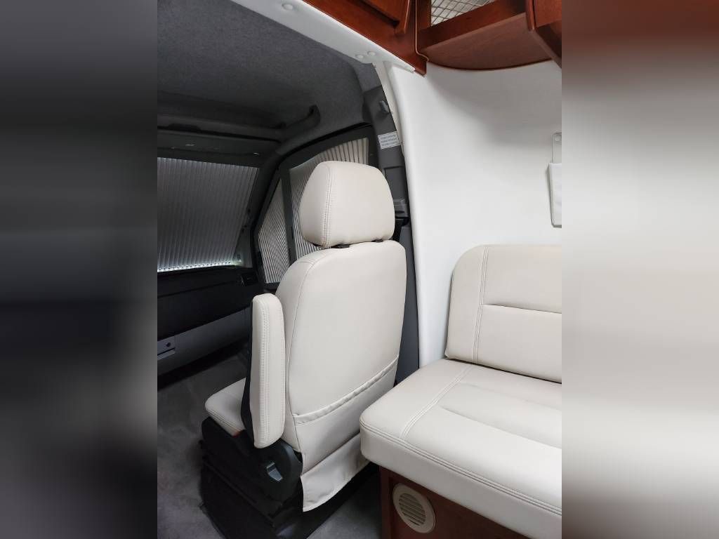 Photo 18 - 2019 Leisure Travel Class C Motorhome rental photo 20