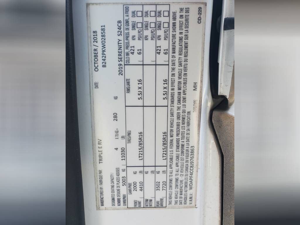 Photo 19 - 2019 Leisure Travel Class C Motorhome rental photo 21