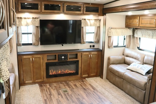 2018 Coachmen Chaparral 381RL Fifth Wheel for rent in Oostburg, WI