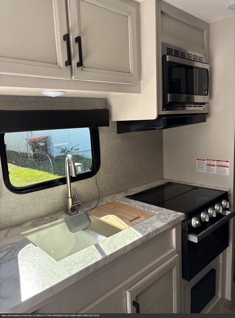 image5 (1).jpeg - 2022 JayCo Travel Trailer rental photo 5