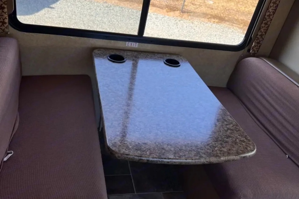 Second Car house 6.jpg - 2017 Lineage Class C Motorhome rental photo 6