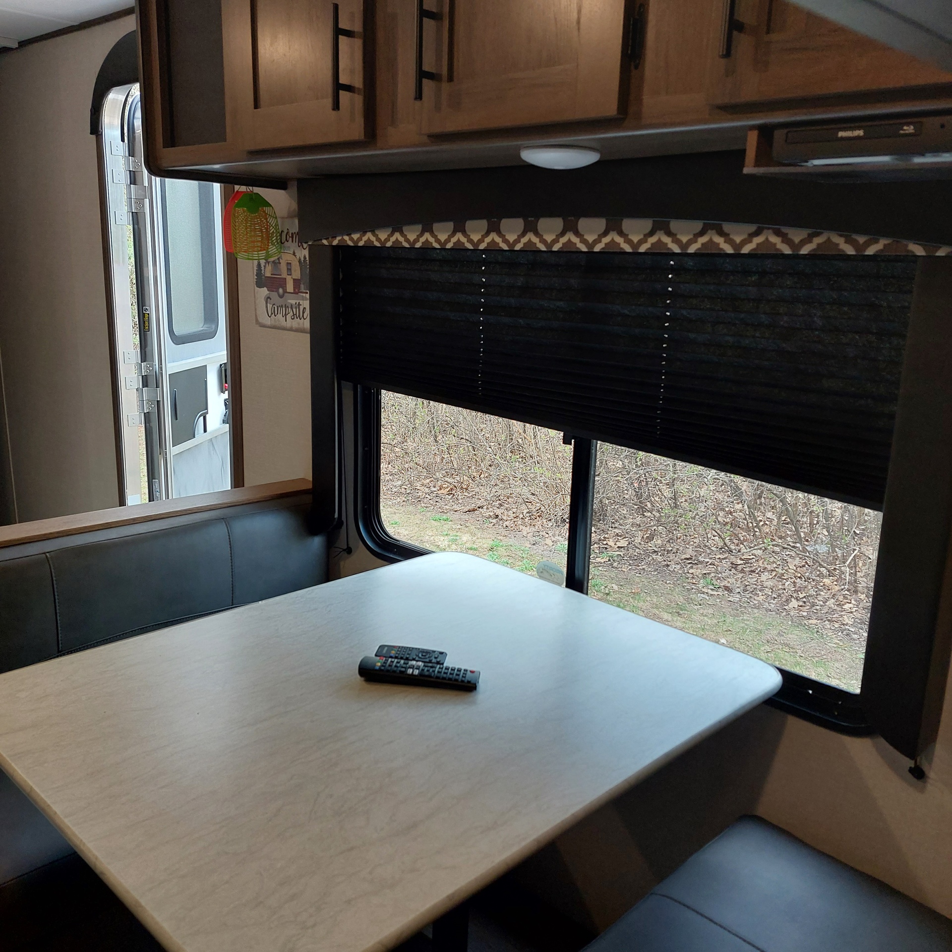 ff6182d4-55e9-4cce-b711-2a90ed378799-1_all_1983.jpg - 2021 Prime Time Travel Trailer rental photo 3