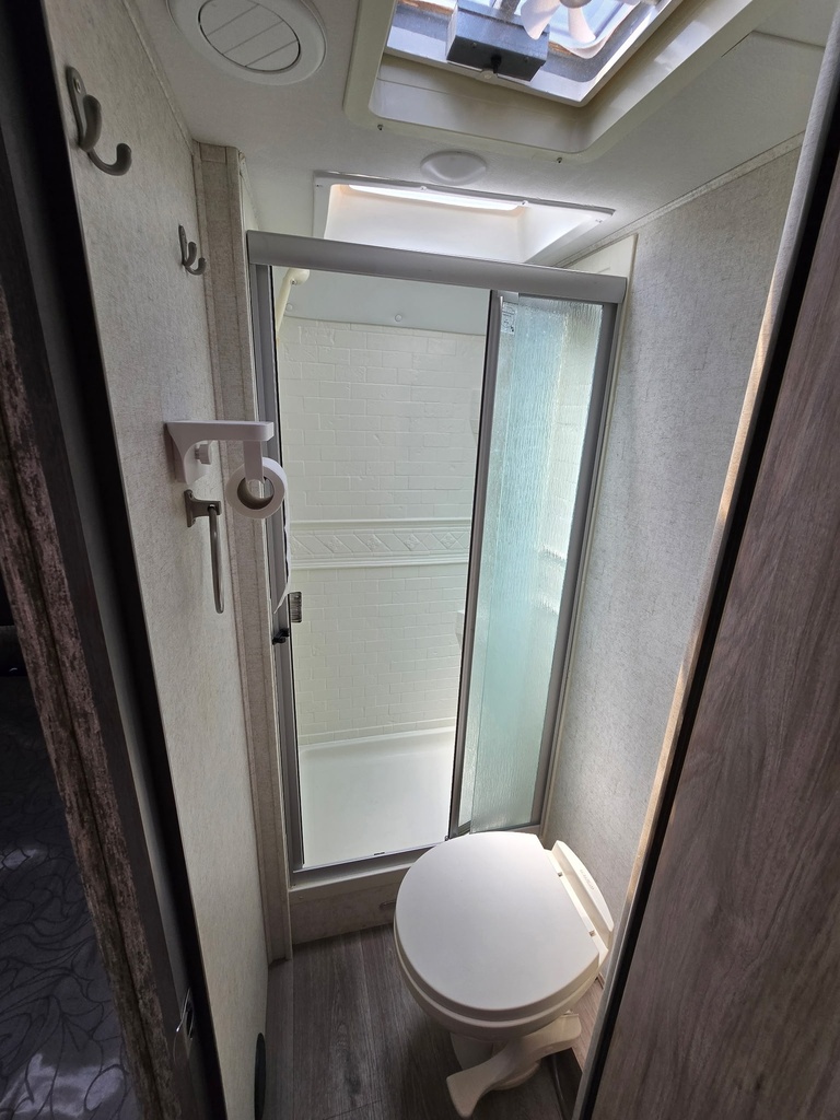 20145.jpeg - 2018 Forest River Class C Motorhome rental photo 6