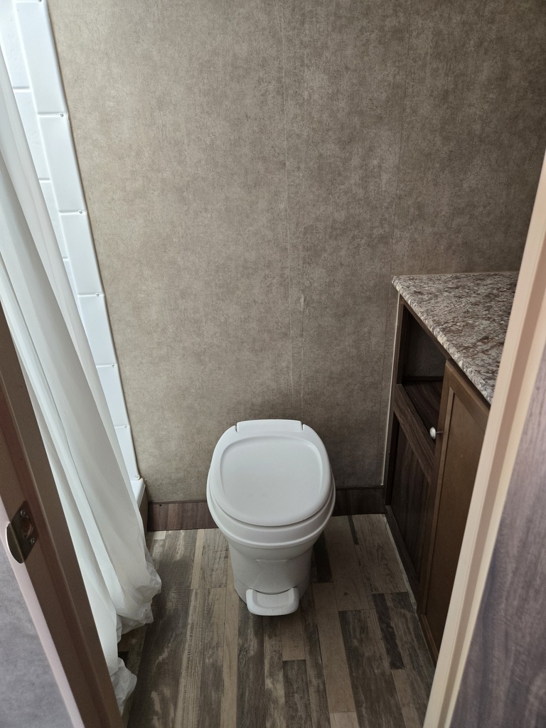 1000011254.jpg - 2018 Coachmen Travel Trailer rental photo 14