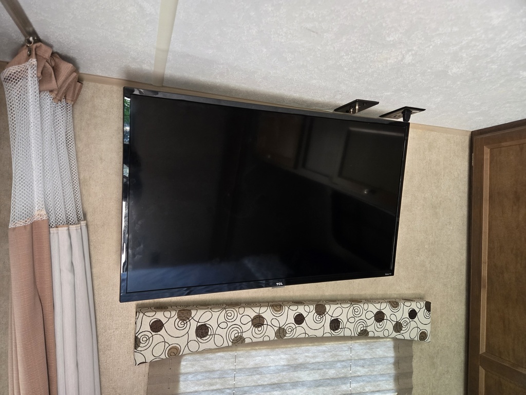 1000011245.jpg - 2018 Coachmen Travel Trailer rental photo 21