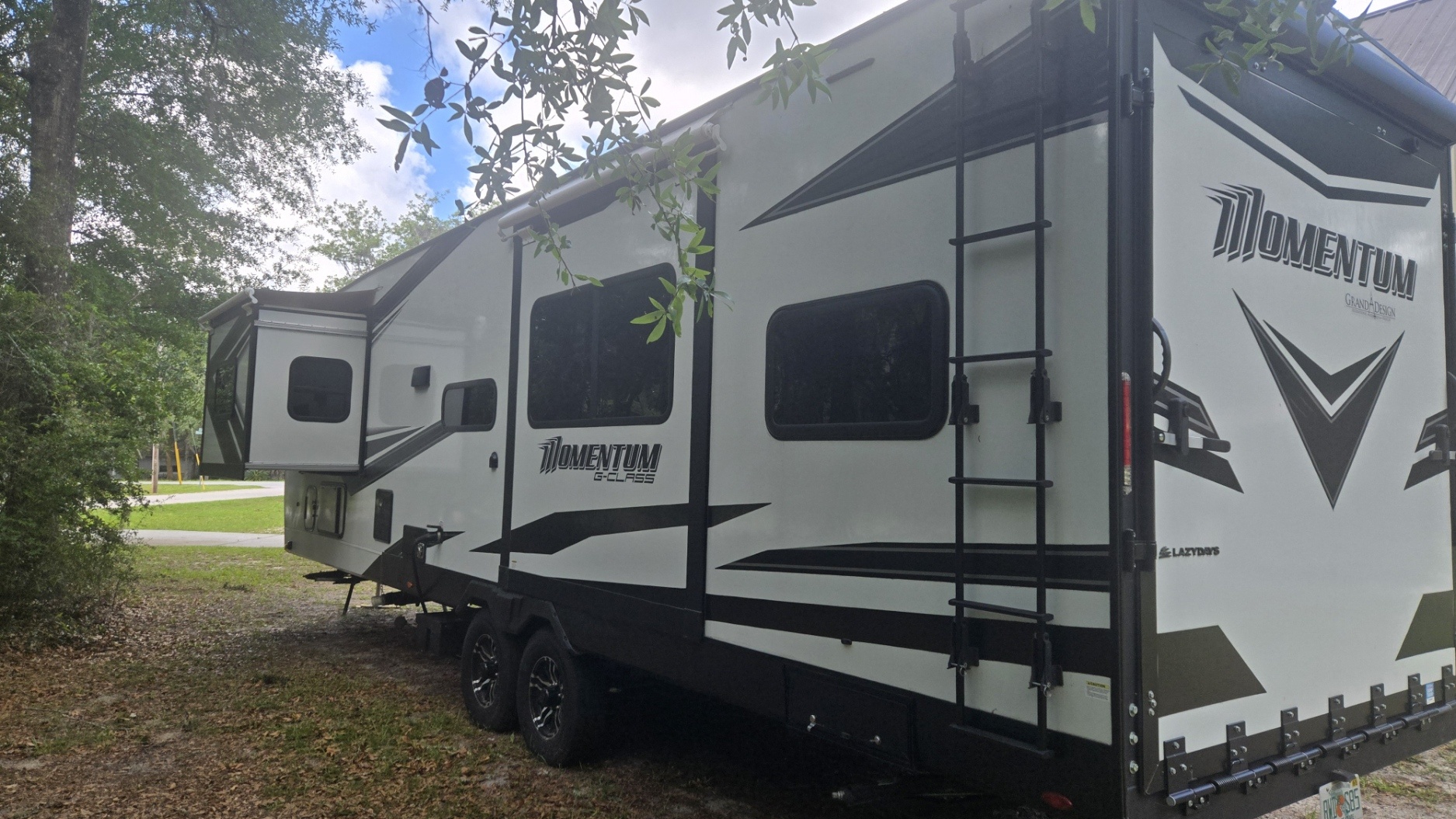 20260519_104107.jpg - 2024 Grand Design Toy Hauler rental photo 5