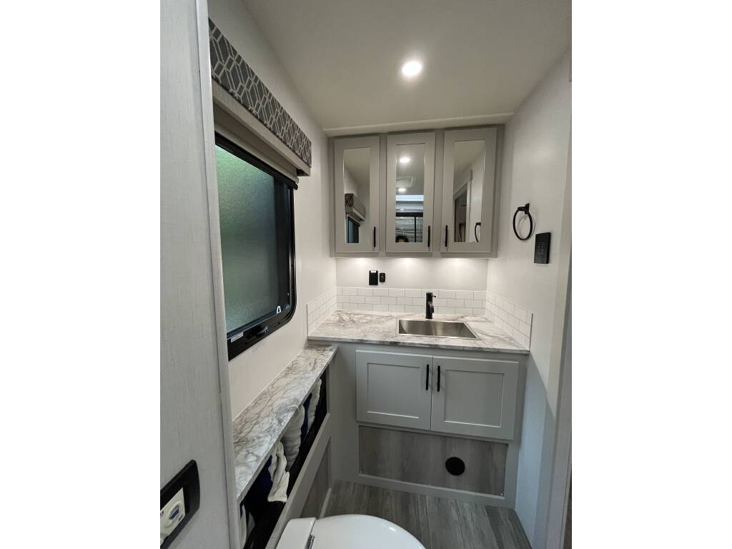 67327004bf02f12e405ec6b8.jpg - 2023 Dynamax Corp Class C Motorhome rental photo 12