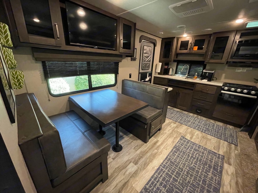 uoo1k9jnumxzzkxpyhsc-2.jpg - 2022 Grand Design Travel Trailer rental photo 8