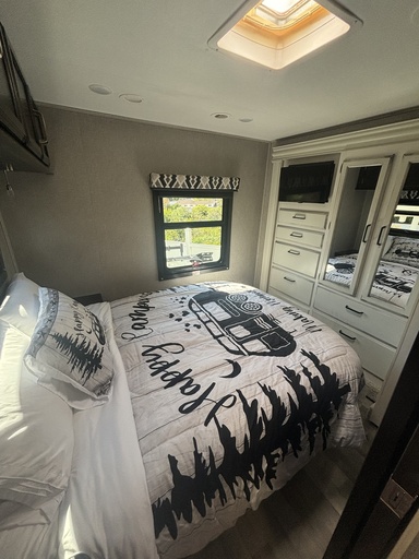 2021 Entegra Coach Odyssey 31F Class C Motorhome for rent in Dana Point, CA