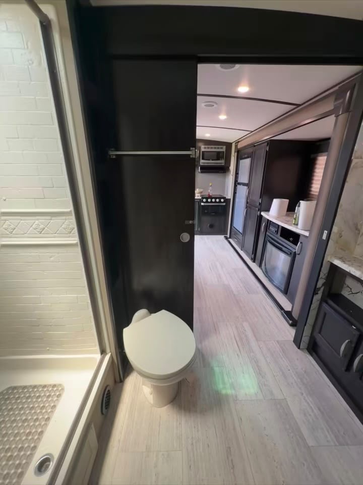 20de1843-4945-4a40-935c-ef96114b35cf.jpeg - 2018 Imagine Travel Trailer rental photo 6